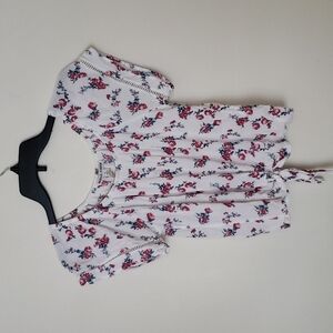 Moral fiber short sleeve, floral, cropped top. Sz L